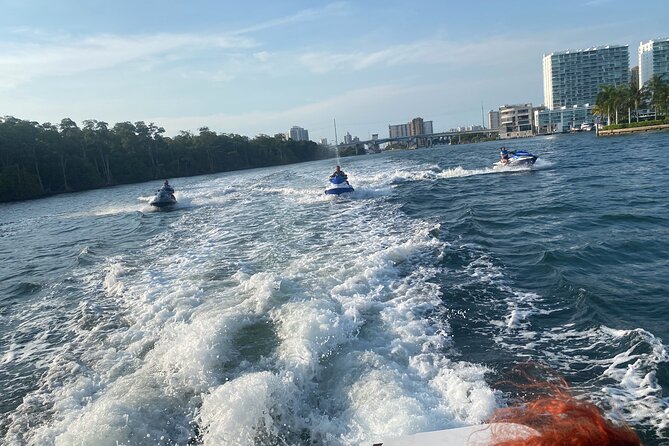 1-Hour Jet ski Ride in Miami, Florida - Your 1-Hour Miami Jet Ski Loop: Training, Sights, and Freestyle