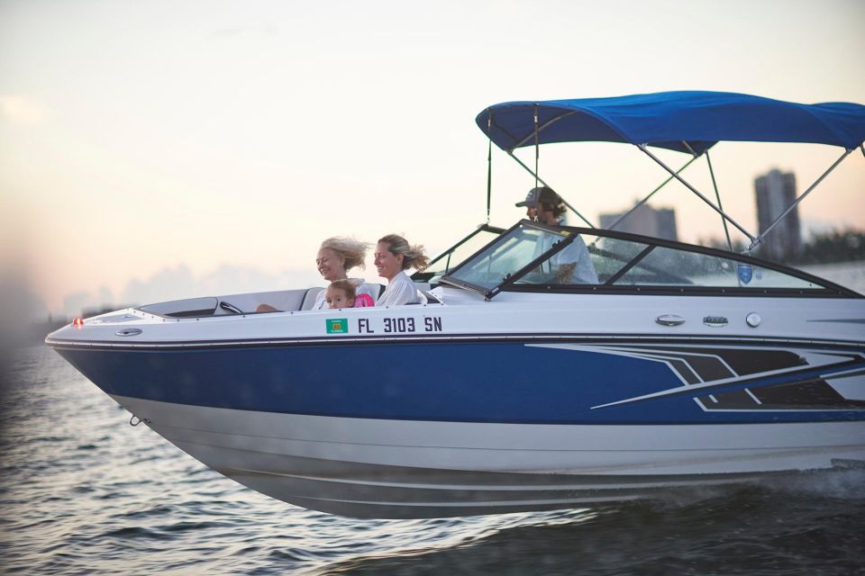 1 hour Miami Private Boat Ride with champagne and captain - Captains matter: Rafael, Luis, Leonis, Raphaël, and the difference a good skipper makes