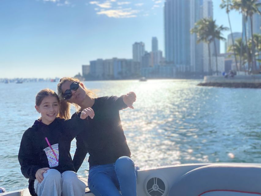 1 hour Miami Private Boat Ride with champagne and captain - Timing: schedule flexibility and how to stay in control