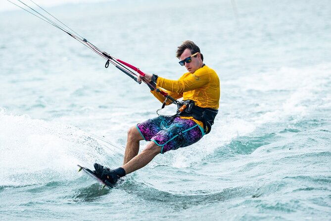 3 hour private Kiteboarding Lesson in Miami - Setup and safety gear: how you get ready without wasting time
