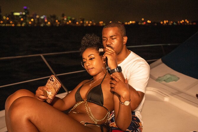 3 Story 100ft Hip Hop Yacht Party with 3 Hour Open Bar - Food and Snacks on Board: Plan for It to Be Simple