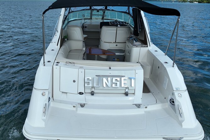 37 Ft Yacht Yacht for 2 or 4 hours, Bluetooth, In the Miami Bay - Choosing your captain under the bareboat charter setup
