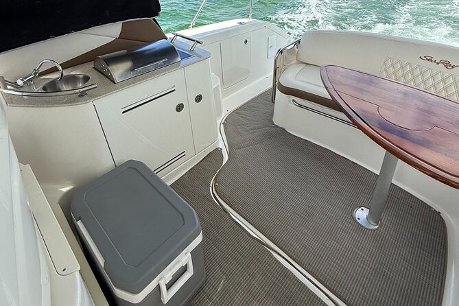 37 Ft Yacht Yacht for 2 or 4 hours, Bluetooth, In the Miami Bay - Logistics that affect how smooth your cruise feels
