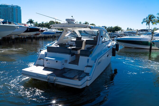 40' Sealine Cruise with Captain and Stew - Boarding at River Cove Marina: Getting on the Water Smoothly
