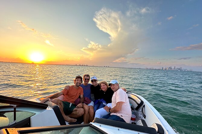 50' Private Yacht Experience in Miami for 12 people - A 50-Foot Private Yacht for 12: the value of not sharing