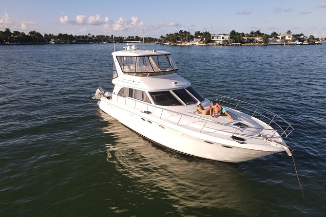 52' Yacht Rental in Miami Beach with Experienced Captain - Price and Value: The $550 Base vs. the Fees That Can Hit Hard