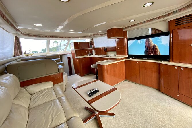 52' Yacht Rental in Miami Beach with Experienced Captain - Where It Starts: Miami Beach Dock, Waiting, and What to Watch