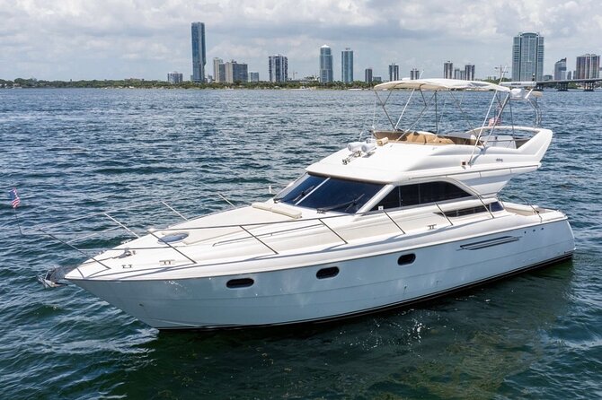 55ft + FREE HOUR Miami Yacht Rental 3 to 6 Hours 13 People - Key Things I’d Book This For