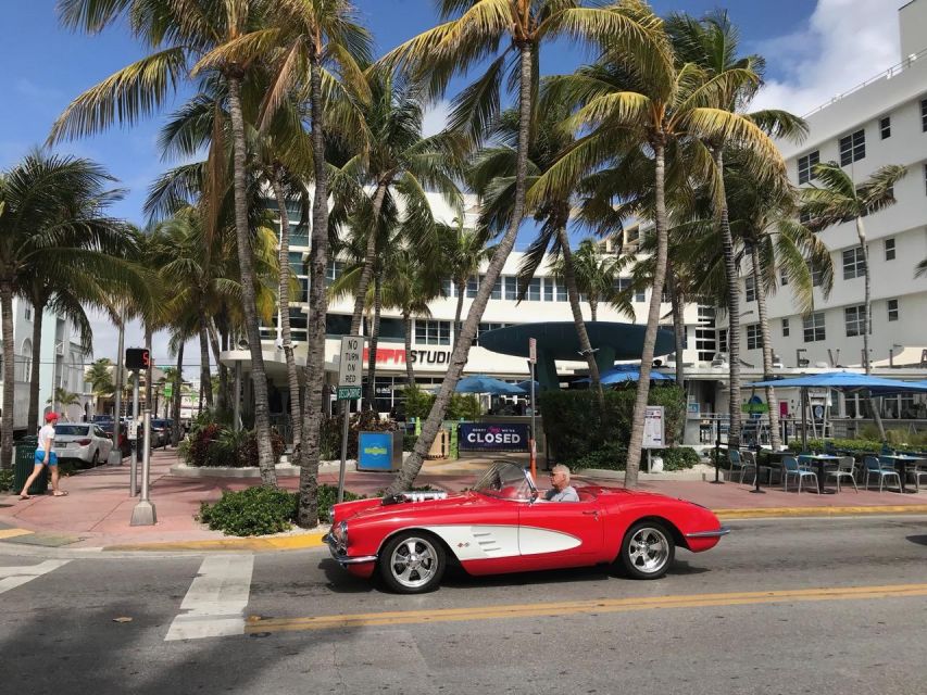Art Deco Tour of South Beach in French - Ocean Drive: the Art Deco showpiece you’ll learn to read