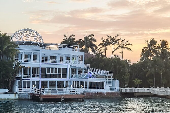 Bayside Marketplace: Millionaire Homes Boat, Stop at South Beach - Timing reality: lines, delays, and staying flexible