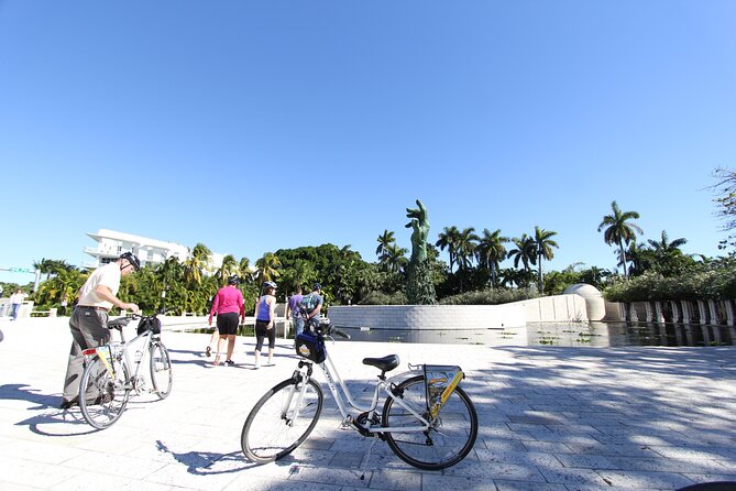 Bicycle Rental in Miami Beach - Crossing Toward Miami: Venetian Causeway to Wynwood