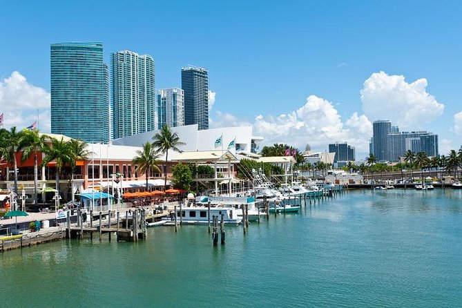 Biscayne Bay Boat Tour in Miami - Onboard comfort, drinks, and the rules that shape your ride