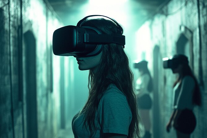 Bundle: 1 hour Axe Throwing+ 1 hour VR Escape Game - Who should book this Axe + VR combo (and who might not)