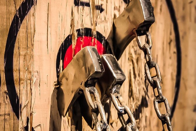 Bundle: 1-Hour Axe Throwing + Escape Room - Meeting up in downtown Miami without the headache