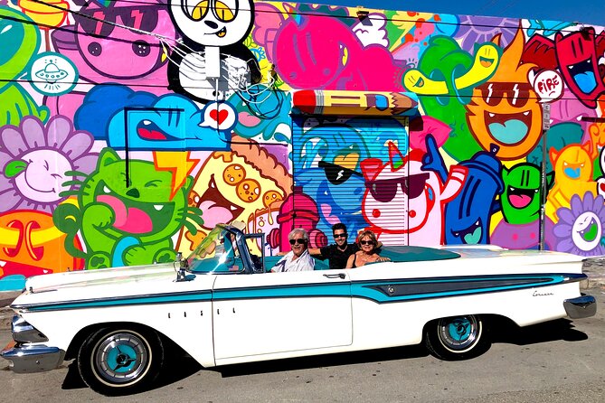 Classic Car Tour of Miami Beach, Wynwood and Little Havana - Little Havana at Calle Ocho: a free 10-minute hit of Cuban street life