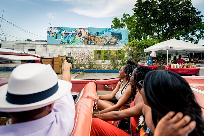 Classic Car Tour of Miami Beach, Wynwood and Little Havana - Financial district drive-bys: the Miami skyline lesson