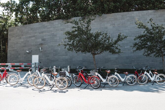 Electric Bike Tour in South Beach - E-bike basics: getting comfortable fast (so you enjoy the sights)