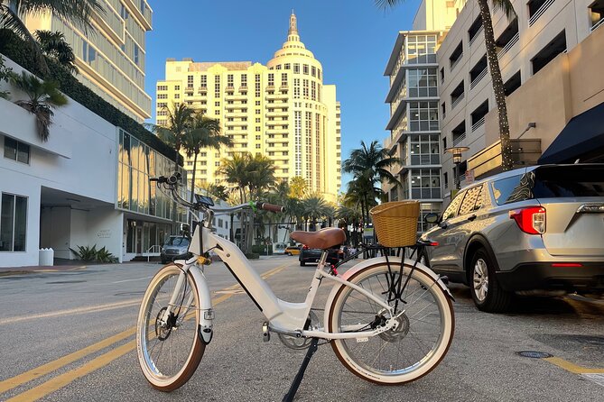 Electric Bike Tour in South Beach - Where you meet: 1401 Washington Ave at 11:00 am (and why timing matters)