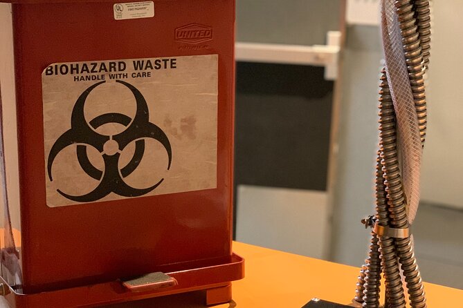 Escape room: Dr. Field's Mad Lab - Dr. Field’s Mad Lab in Miami: a timed puzzle mission, not just a walk-through