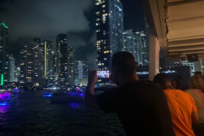 Evening Sightseeing Cruise on Biscayne Bay Miami - Miami Glows From Biscayne Bay: The Real Appeal
