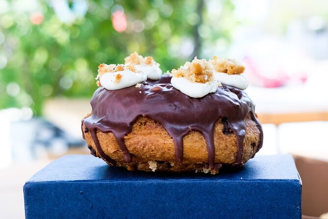 Handcrafted Donuts & Street Art: Wynwood's Most Unique Food Tour - Stop 3: 1-800-Lucky, treats, and the graffiti demonstration finale