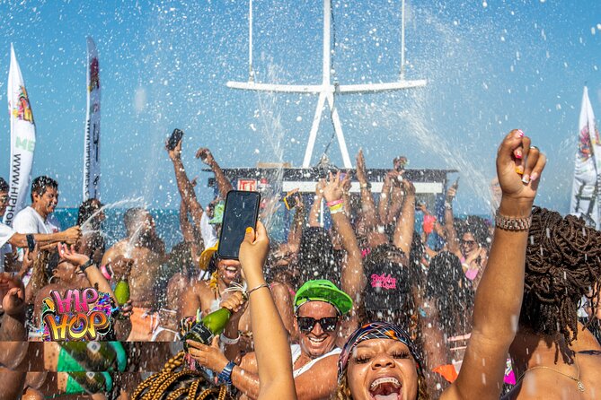 Hip Hop Sessions Boat Party Miami (Adults only) - Entering Miami’s Hip Hop Party Mode From the Start