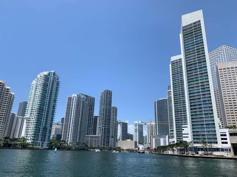 Hop-on Hop-off Water Taxi in Miami and Miami Beach - The route in plain English: Miami Beach Marina to Bayside Marketplace