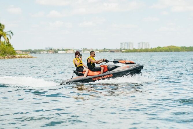 Jet Ski Miami: Experience the Ultimate Water Fun - Biscayne Bay Jet Skiing: Why This Part of Miami Works