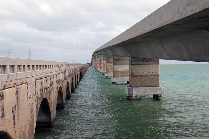 Key West from Miami with Snorkeling, Drinks and Hard Rock Cafe Meal - Group size, guide style, and keeping the day on track