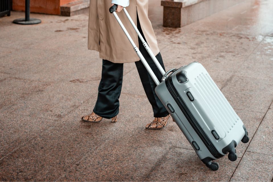 Luggage Storage in Miami $12/PP for 2 Pcs Luggage (DEAL!!) - Drop-off to storage: what happens the moment you arrive
