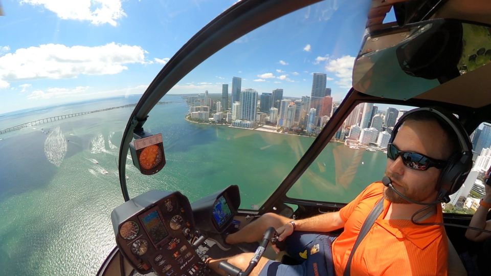 Miami: 30-Minute Private Helicopter Tour with Champagne - Nature spotting over the bay and ocean