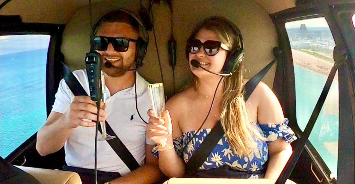 Miami: 30-Minute Private Helicopter Tour with Champagne - Live in-flight commentary that keeps the 30 minutes from flying by