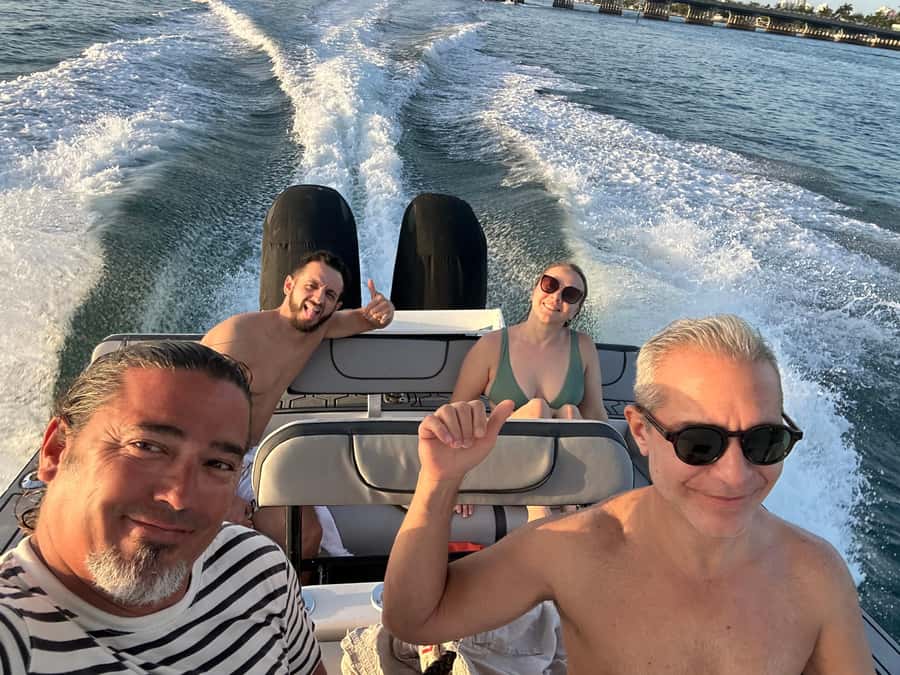Miami: 4-Hour Island Hopping Boat Trip with Water Toys - Practical Tips From the Fountainbleau Slip to the Sandbar