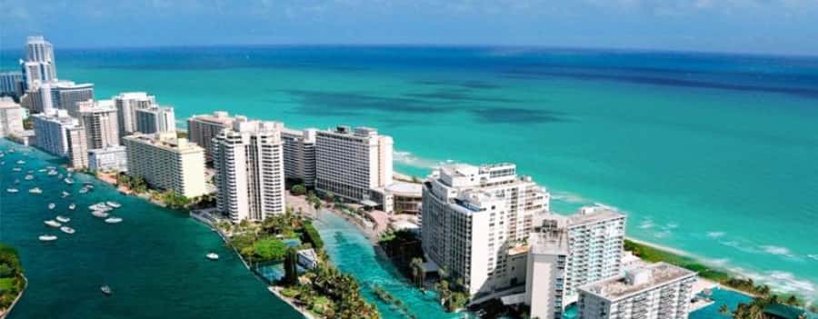 Miami 50-Minute Airplane Tour: Beaches, Islands & Downtown - Key Biscayne and Virginia Key: Islands, Water Clarity, and Beach Geometry