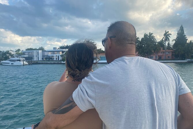 Miami 75 Min Boat Tour Biscayne Bay and Celebrity Homes Island - Key Points at a Glance