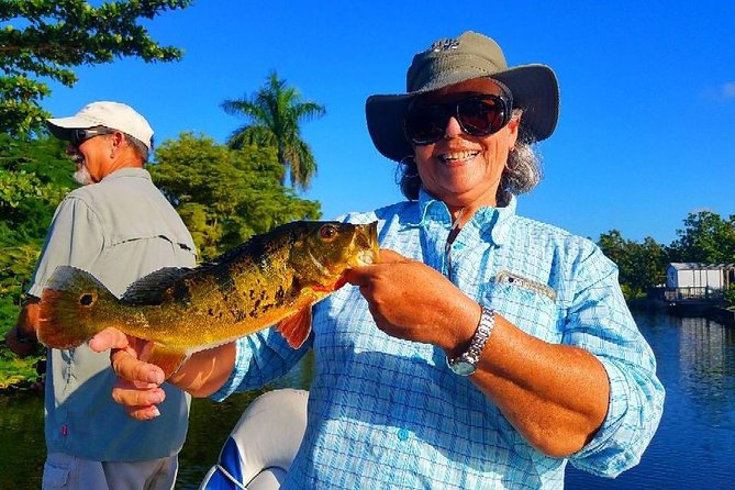 Miami Airport Lakes Peacock Bass Fishing Trip (1 to 4 ppl) - What’s included (and what’s on you) for a smooth peacock bass day