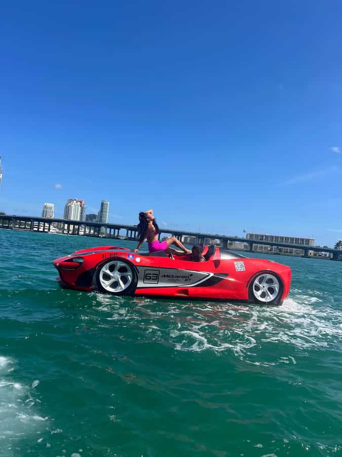 Miami Beach: 1 Hour Jetcar Rentals & 30min Celeb Boat Tour - Speed, handling, and the part where you get soaked