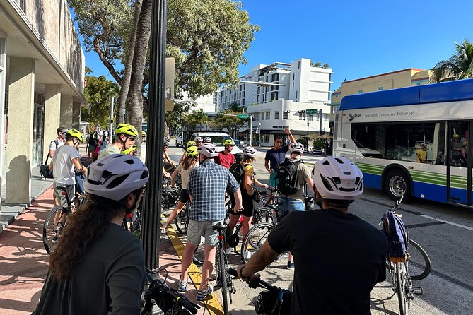Miami Beach Bike Rentals - Your Self-Guided Route: Ocean Drive and Espanola Way at Bike Pace