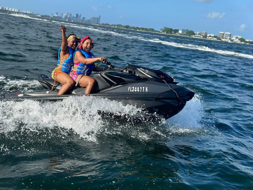 Miami Beach: Boat Ride and Jet Ski Rental - The Return Speedboat Ride: Fast Views Back Toward 2400 Collins Ave