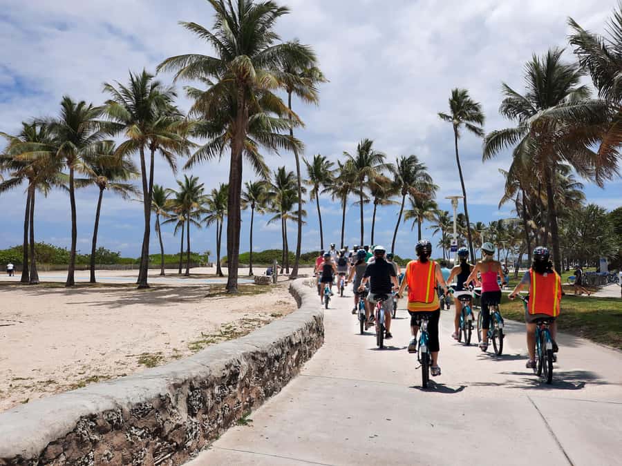 Miami Beach: Guided Bike Tour with Food Tasting (Adults) - Starting at Caffe Umbria: the vibe, the bikes, and the first bite