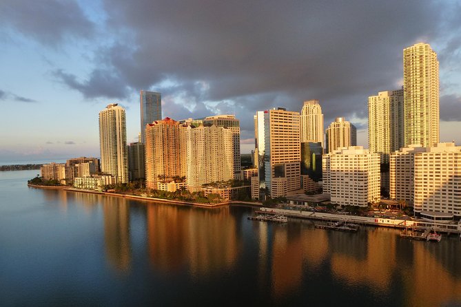 Miami Beach: Luxury Private 50-min Airplane Tour - Live narration and headset experience: what you should expect