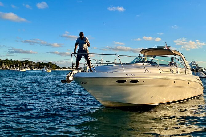 Miami Beach Luxury Yacht Adventure: Explore Stunning Coastline - Timing Tips: Daylight, Sunset, and When Schedules Shift
