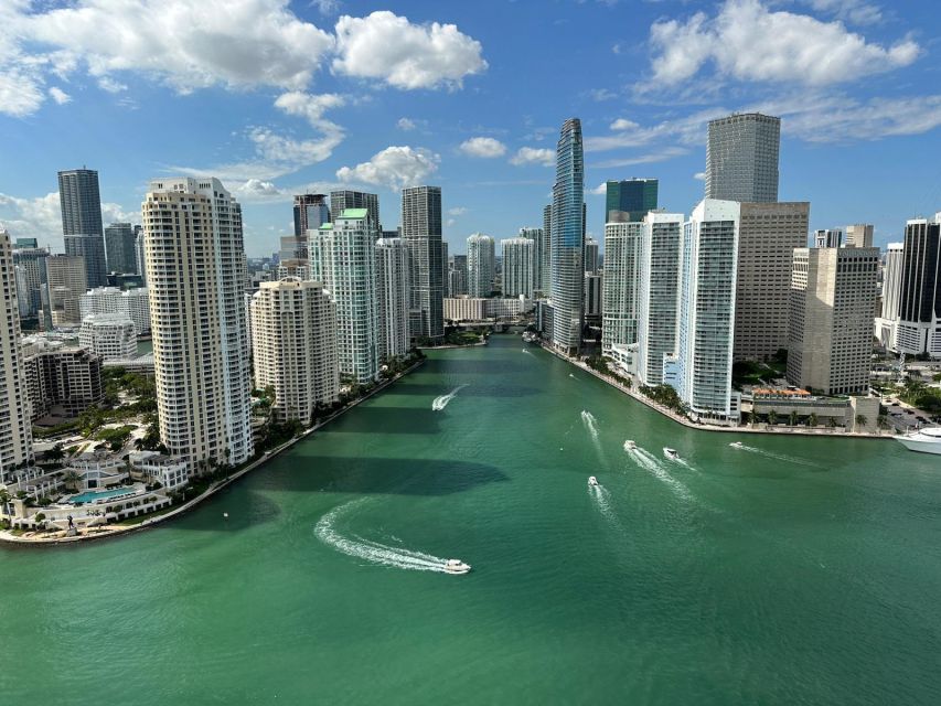 Miami Beach: Sightseeing Helicopter Tour - How the “photo stops and sightseeing moments” fit into a 20-minute flight