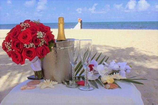 MIAMI Beach Wedding or Vow Renewal Ceremony - What’s included: bouquet, champagne, and 50 pro photos