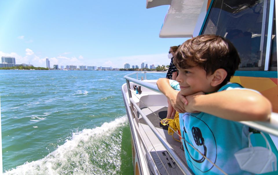 Miami: Biscayne Bay Celebrity Homes Sightseeing Cruise - Getting To the Dock: Bayside Marketplace Made Easy