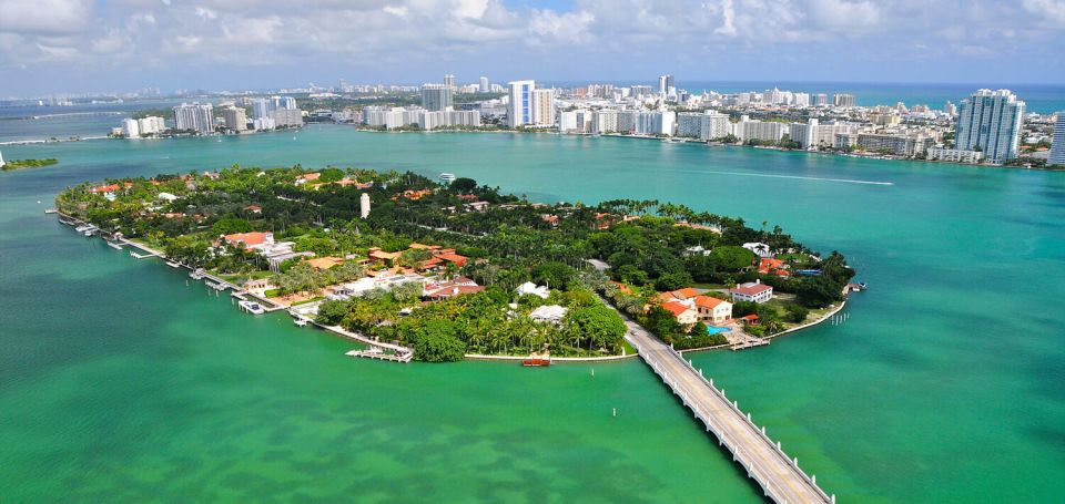 Miami: Biscayne Bay Celebrity Homes Sightseeing Cruise - On-Deck Comfort: Double-Deck Views, Shade, and Restrooms