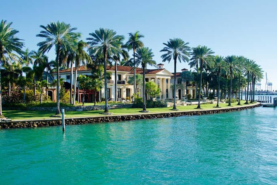 Miami: Biscayne Bay Millionaire's Row Boat Tour - Kaseya Center to the Venetian Islands: Big City Meets Waterfront