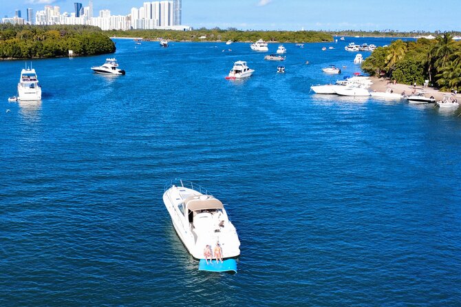 Miami Boat Rental for Day or Sunset Cruise with Captain - The route that maps your 2 hours: Biscayne Bay, Indian Creek, Haulover Sandbar