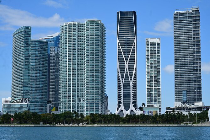Miami Boat Tour and Sunset Cruise 90 Minutes - Star Island and Fisher Island Views: Celebrity Area Energy Without the Pretending