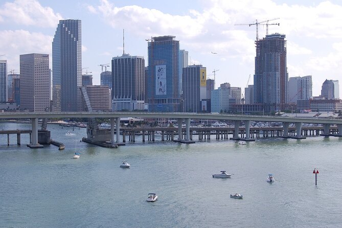 Miami Boat Tour and Sunset Cruise 90 Minutes - Freedom Tower: The Iconic Landmark You’ll Remember